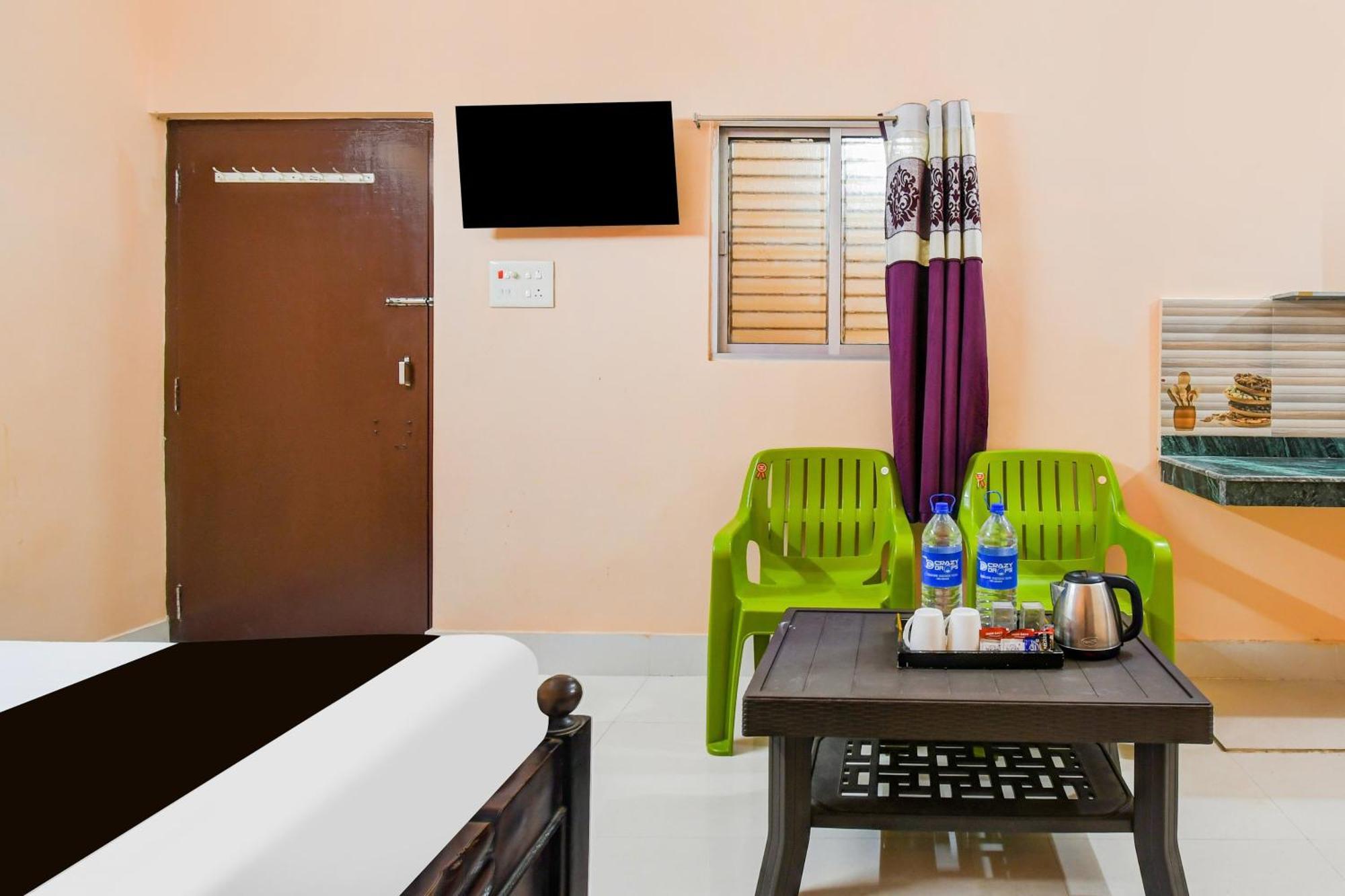 Super Hotel O Dakshin Dwar Formerly Radha Krishna Niwas ปูรี ภายนอก รูปภาพ