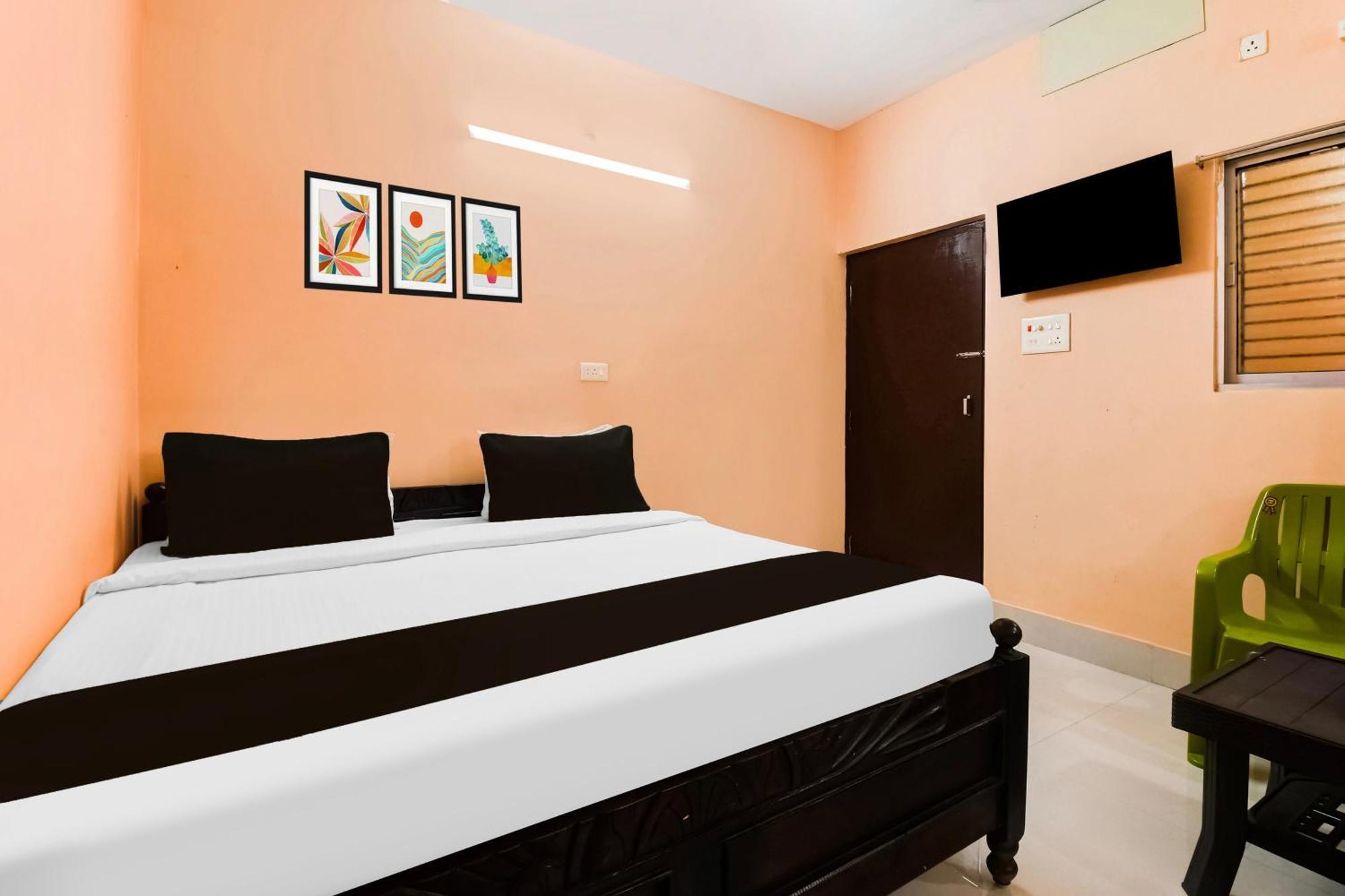 Super Hotel O Dakshin Dwar Formerly Radha Krishna Niwas ปูรี ภายนอก รูปภาพ