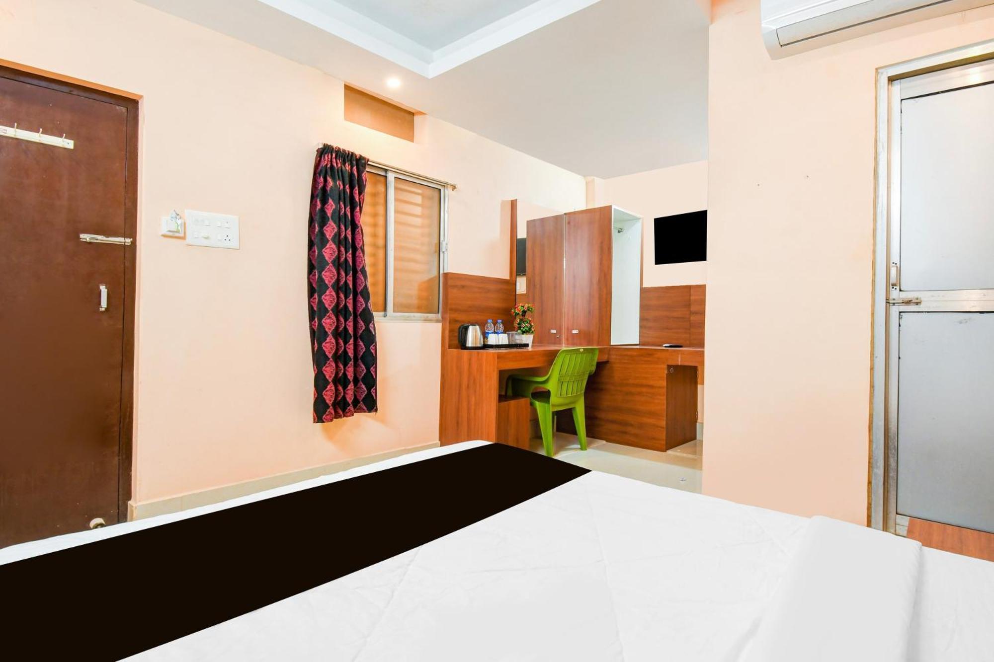 Super Hotel O Dakshin Dwar Formerly Radha Krishna Niwas ปูรี ภายนอก รูปภาพ