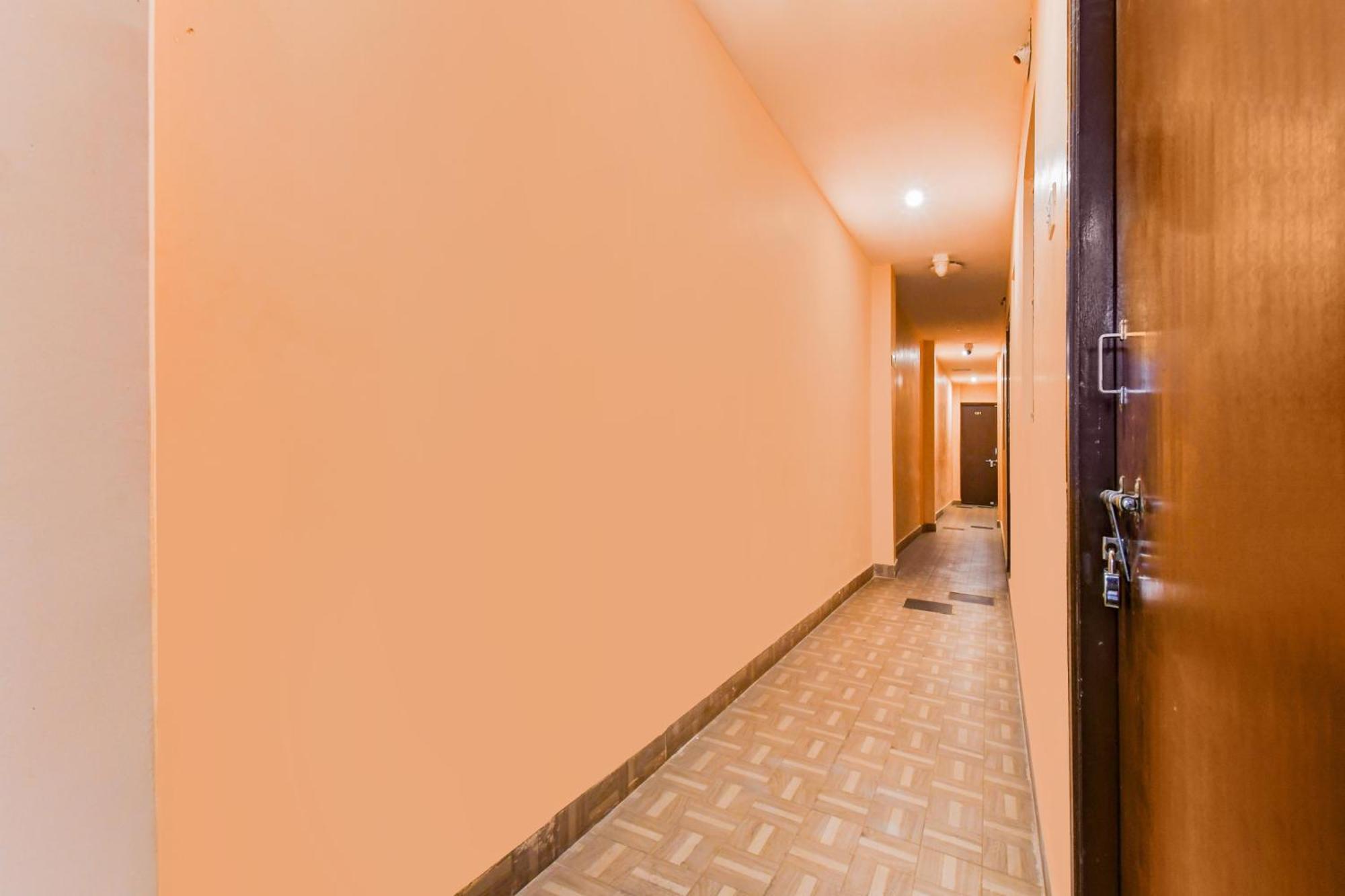 Super Hotel O Dakshin Dwar Formerly Radha Krishna Niwas ปูรี ภายนอก รูปภาพ